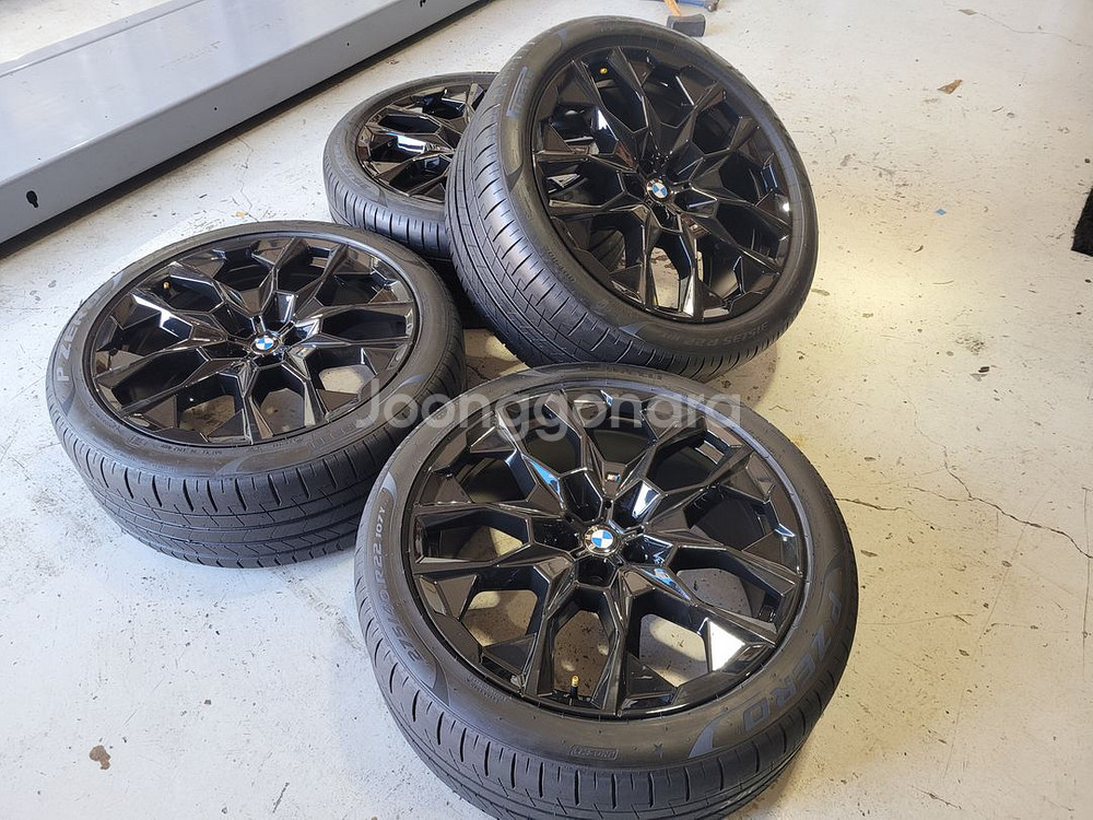 BMW X7 913M스포츠 22인치 순정품휠타이어 한대분--4