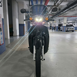 혼다슈퍼커브110 23년식 거의새차