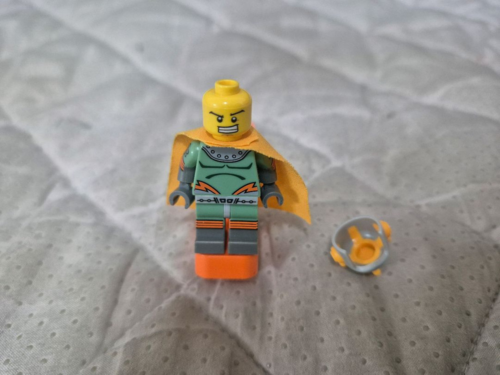 레고 71018-11 미니피겨 시즌 17 레트로 스페이스맨--1