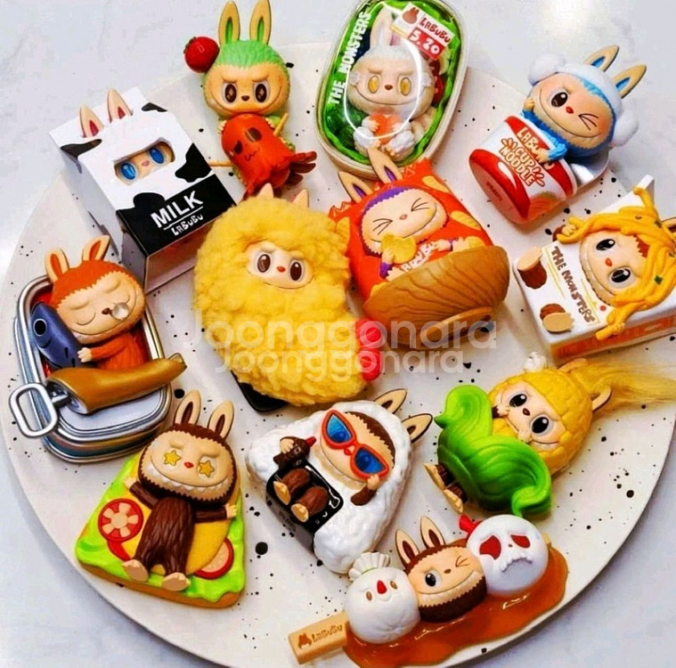 팝마트 수상한편의점 새상품(비닐 미개봉)가격내림--0