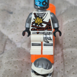 레고 닌자고 쟌 (70595)아이가 사용해서 사용감 & 변색 있습니다 (사진참조)
