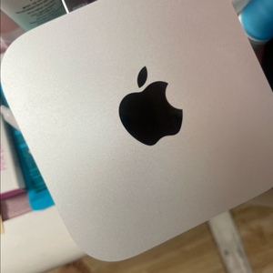 맥미니 m4 기본형 매직키보드 매직패드 팝니다