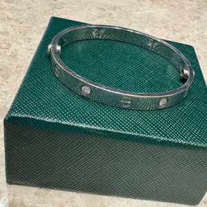 러브 팔찌 18k 화이트골드 천연다이아