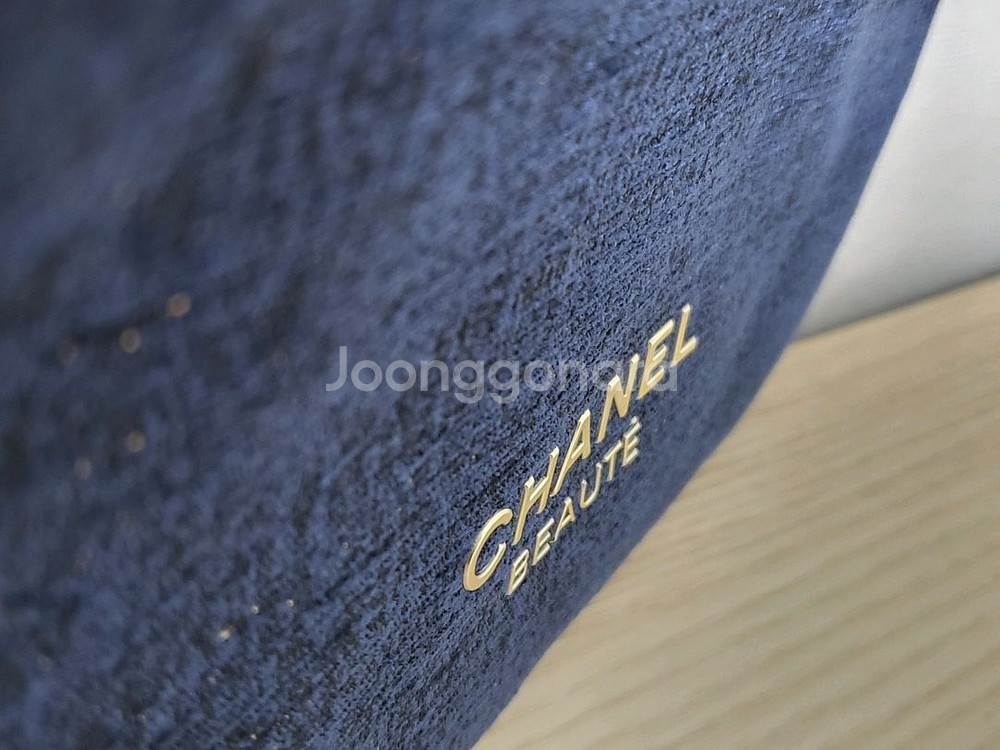 정품) 샤넬 홀리데이 파우치 (코스메틱)--3