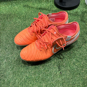 나이키 티엠포 축구화280 엘리트 축구화 판매해요