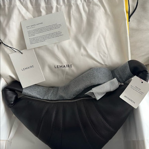 르메르 크루아상백 스몰, 다크초콜릿, 양가죽, 새상품