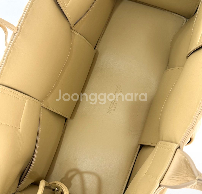 [S] 보테가베네타 인트레치아토 아르코 레더 가죽 토트백 스몰 포리지--7