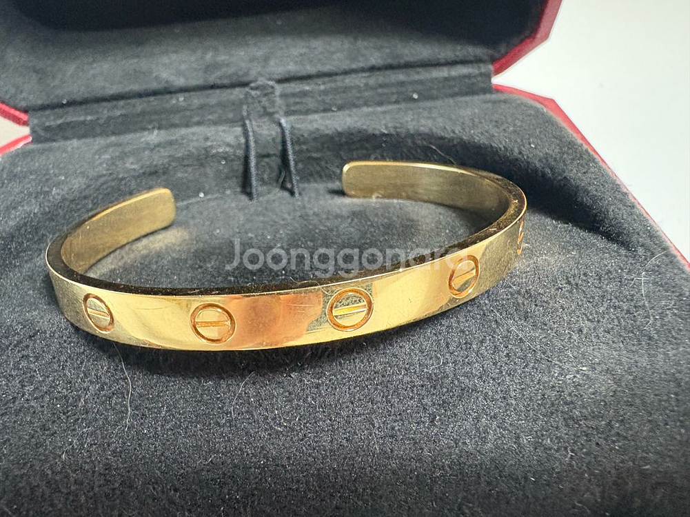 까르띠에 러브 팔찌 18k 골드--0