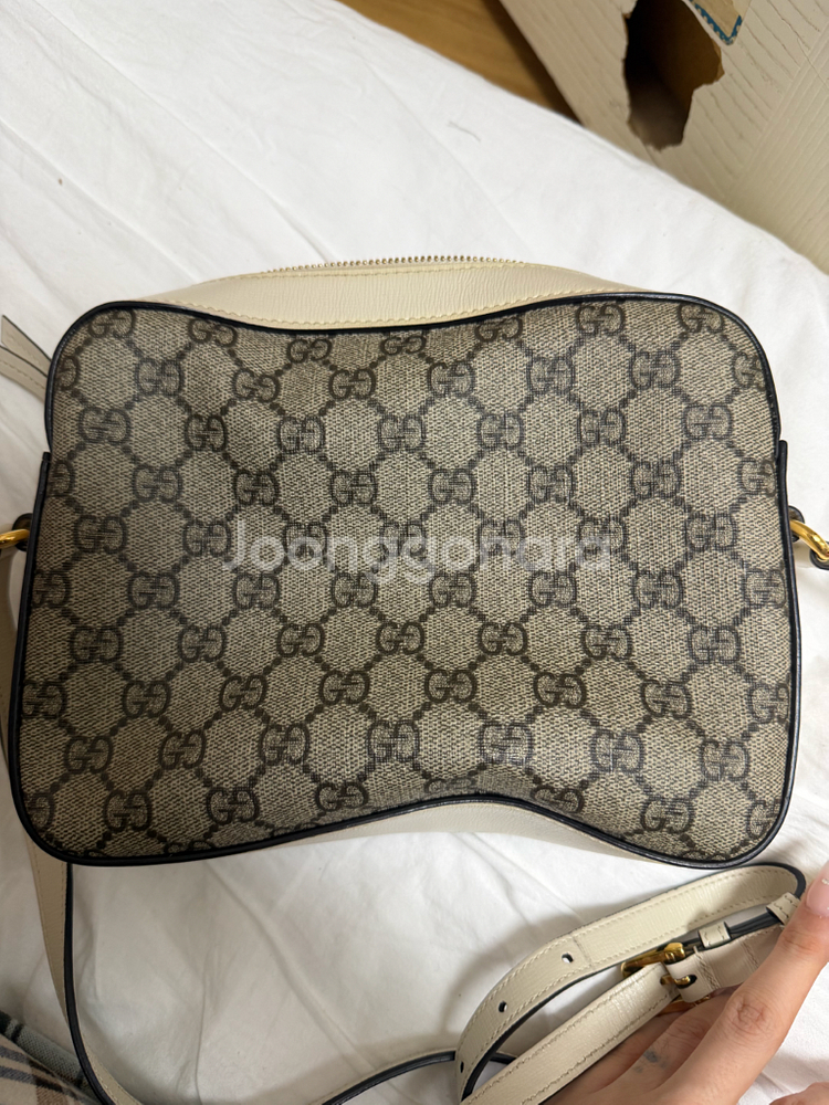 구찌 GG 캔버스 레더 크로스백--1