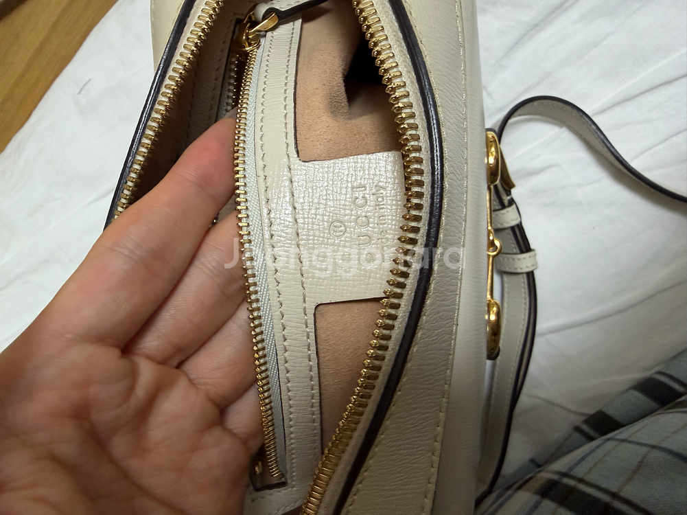 구찌 GG 캔버스 레더 크로스백--5