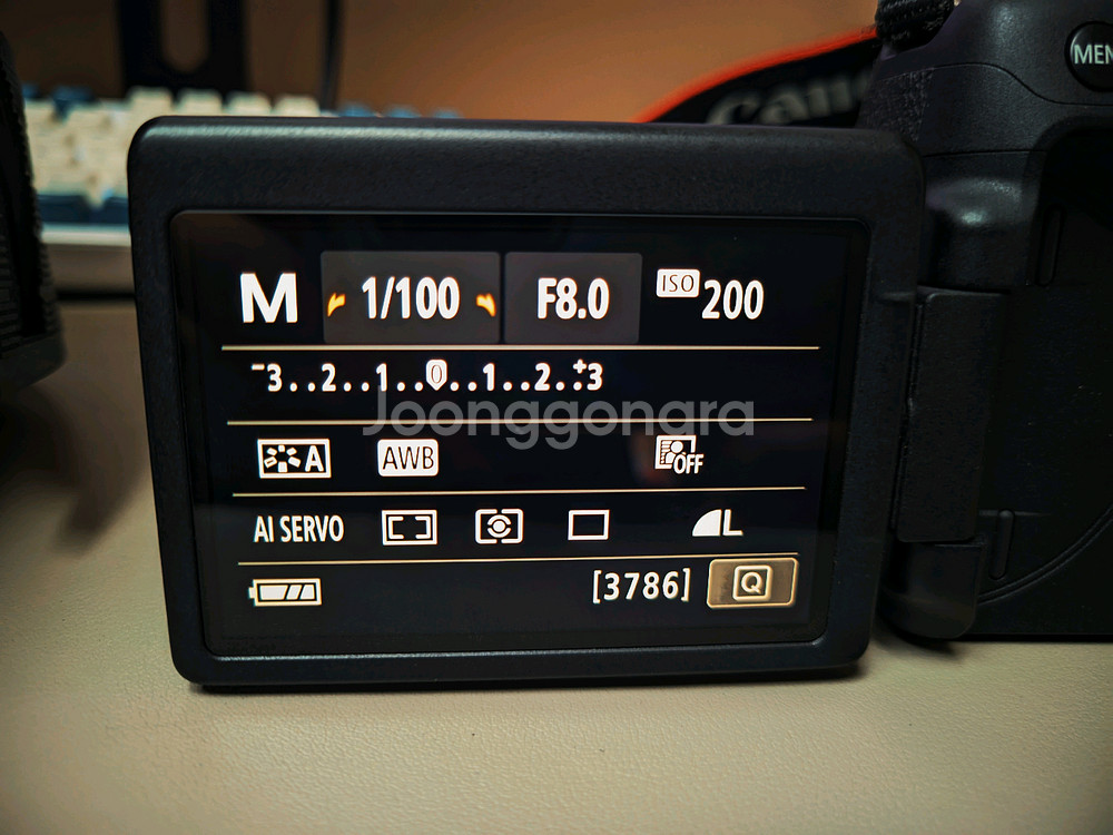 캐논 EOS 750D(컷 수 민트급), 18-55mm 렌즈 판매합니다.--2