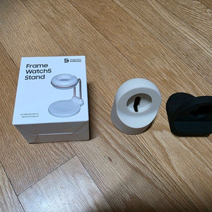 갤럭시 워치 충전 프레임 스탠드 3종 일괄팝니다.
