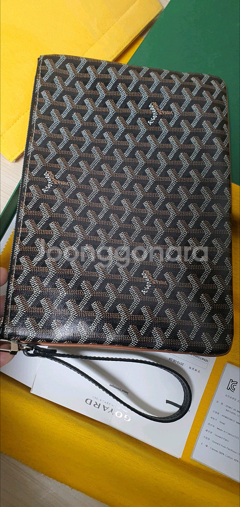 고야드 세나 클러치백MM 새상품급 정품(영수증O)구찌프라다루이비통디올샤넬셀린느보테가생로랑--2