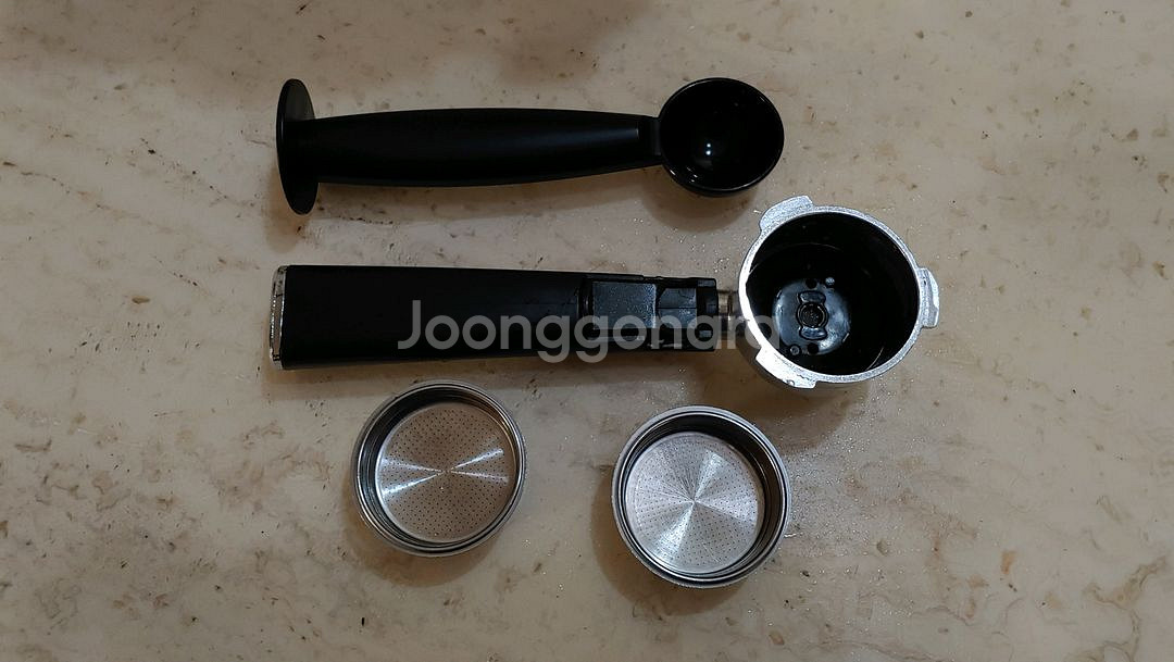 플랜잇 반자동 에스프레소 커피머신 화이트 PCM-F15--1