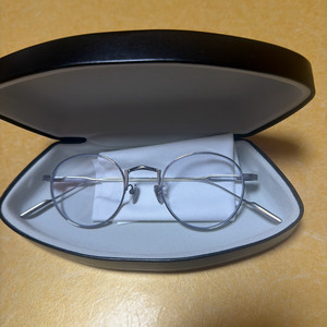 젠틀몬스터 리버티X 은색 팝니다