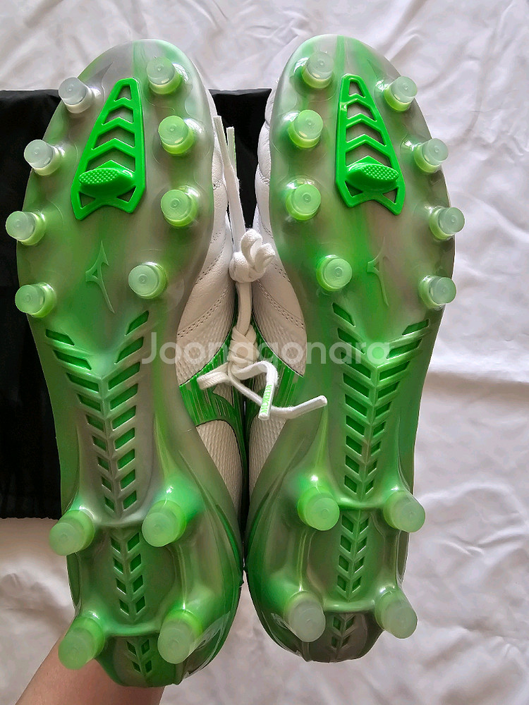 [265] 미즈노 축구화 모렐리아 IV 화이트 네온 그린--2