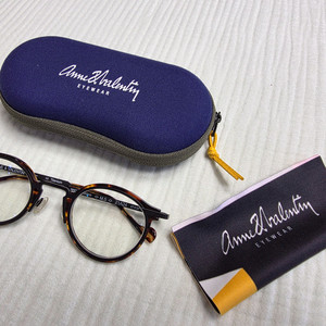 안네발렌틴 M5 안경테 판매합니다.