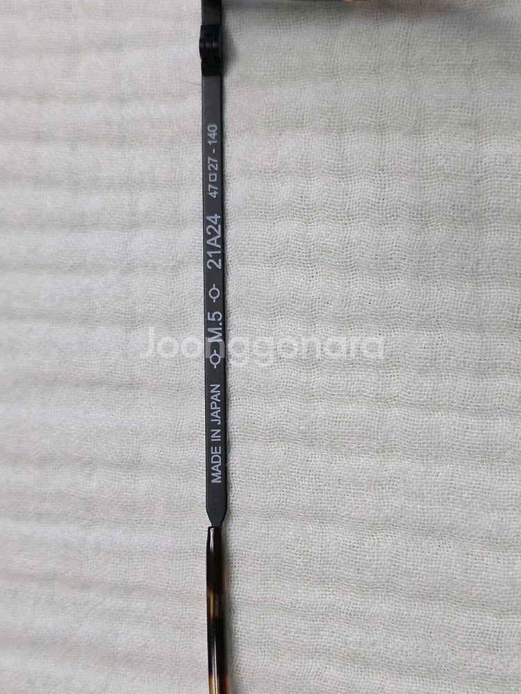 안네발렌틴 M5 안경테 판매합니다.--3