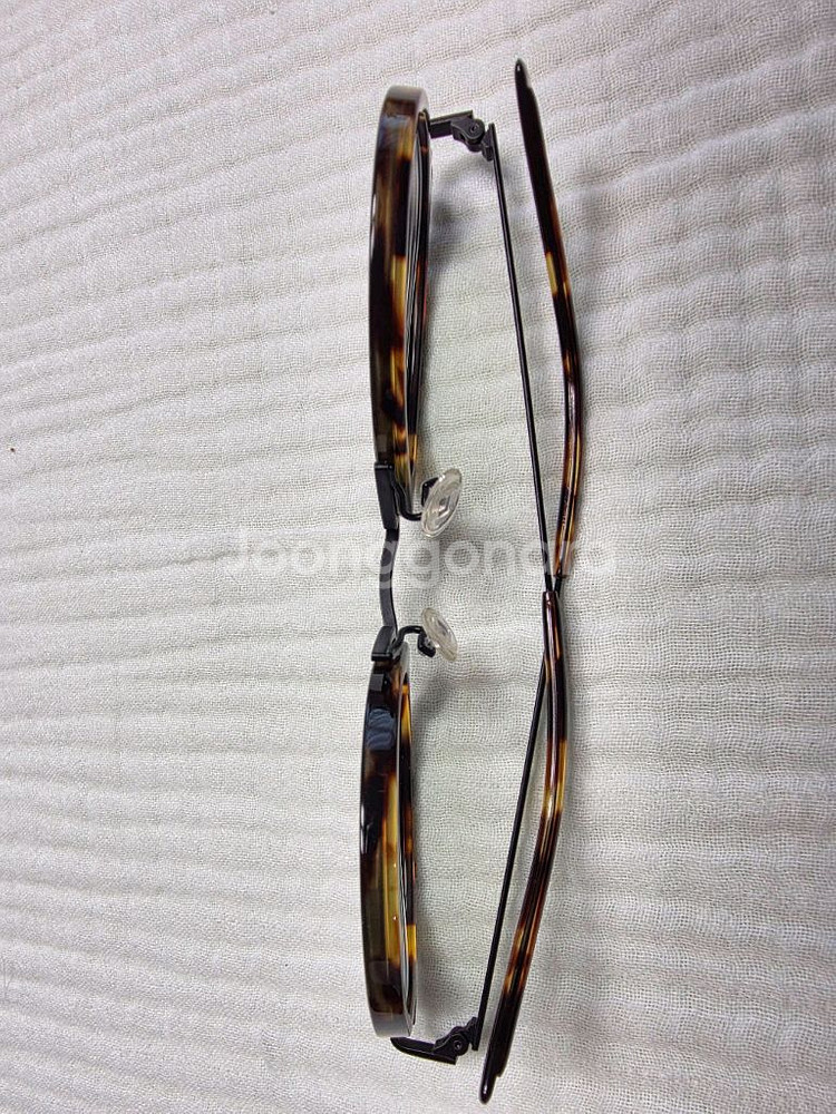 안네발렌틴 M5 안경테 판매합니다.--2