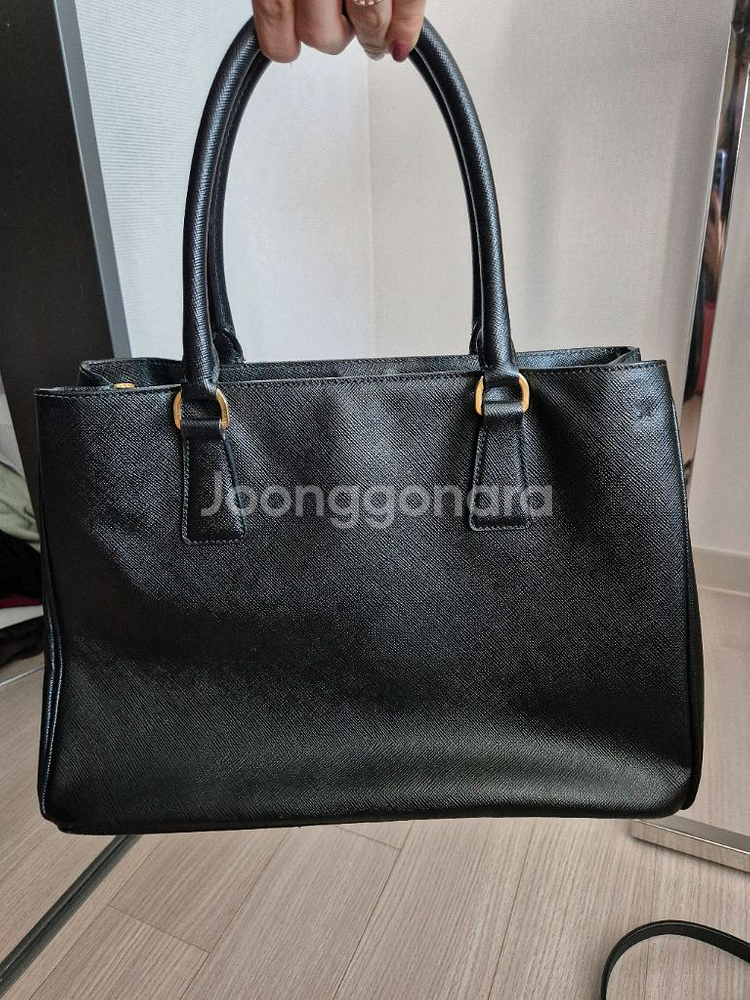 프라다 사피아노 레더 토트백--1