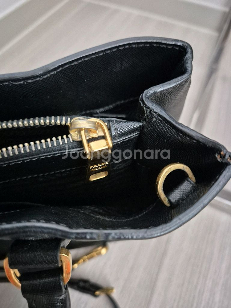 프라다 사피아노 레더 토트백--6