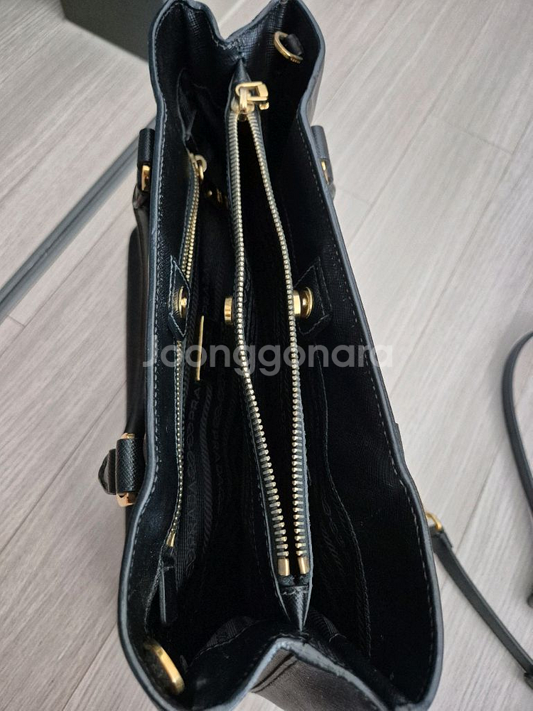 프라다 사피아노 레더 토트백--4