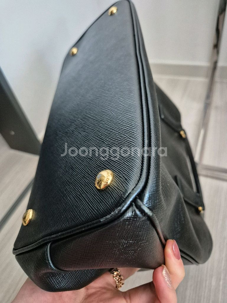 프라다 사피아노 레더 토트백--8