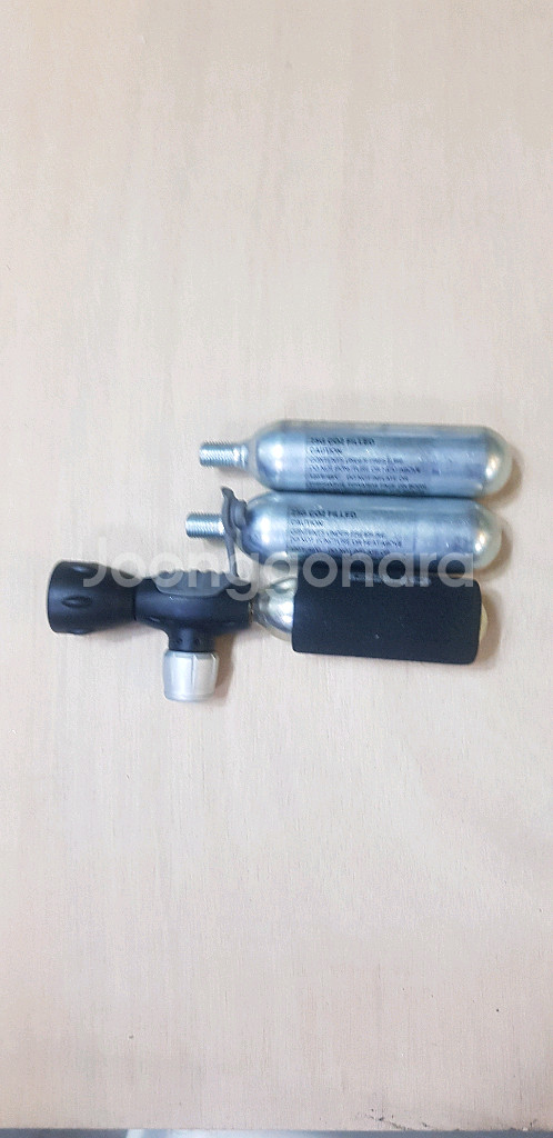 자전거 CO2 충전기.카트리지 판매합니다--0