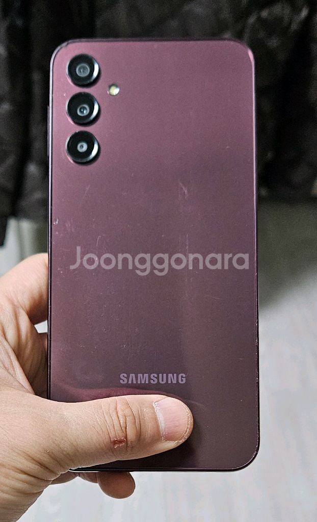 갤럭시 A24 다크레드 128GB 싸게 팝니다.--1
