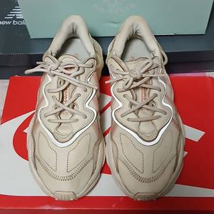 아디다스 오즈위고235운동화 스니커즈