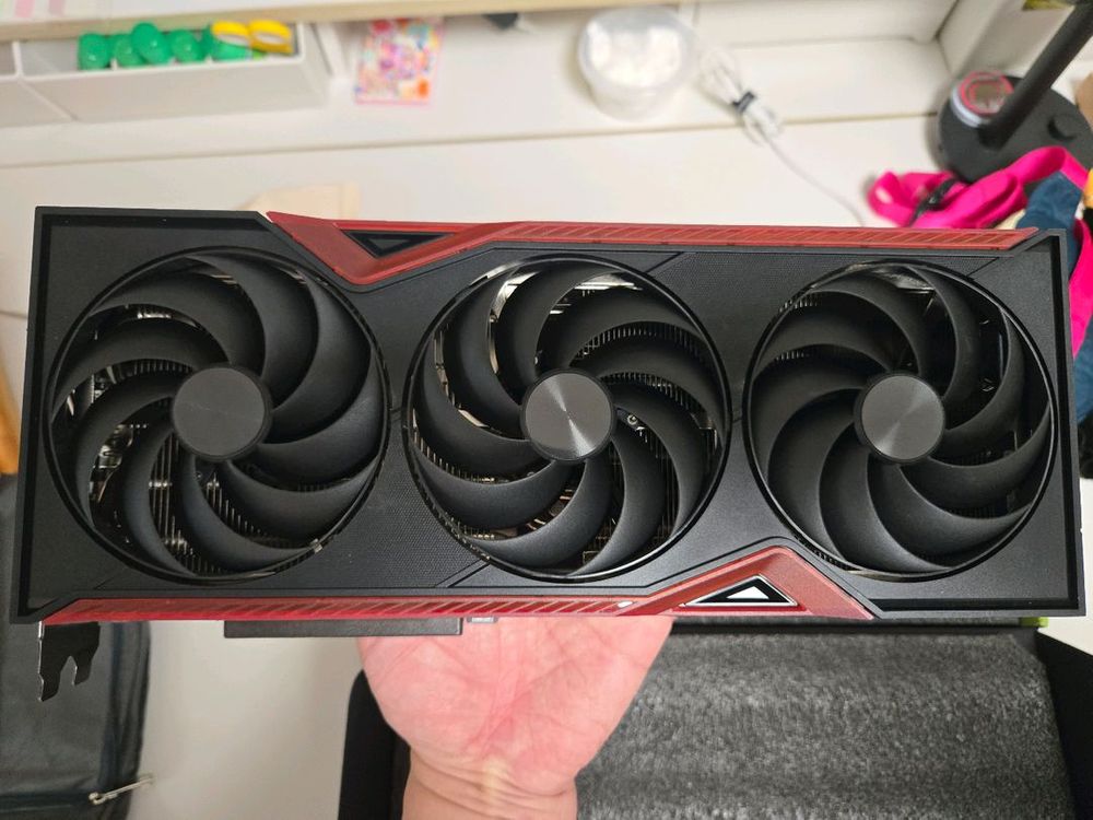 컬러풀 5070ti 토마호크 팝니다.--2