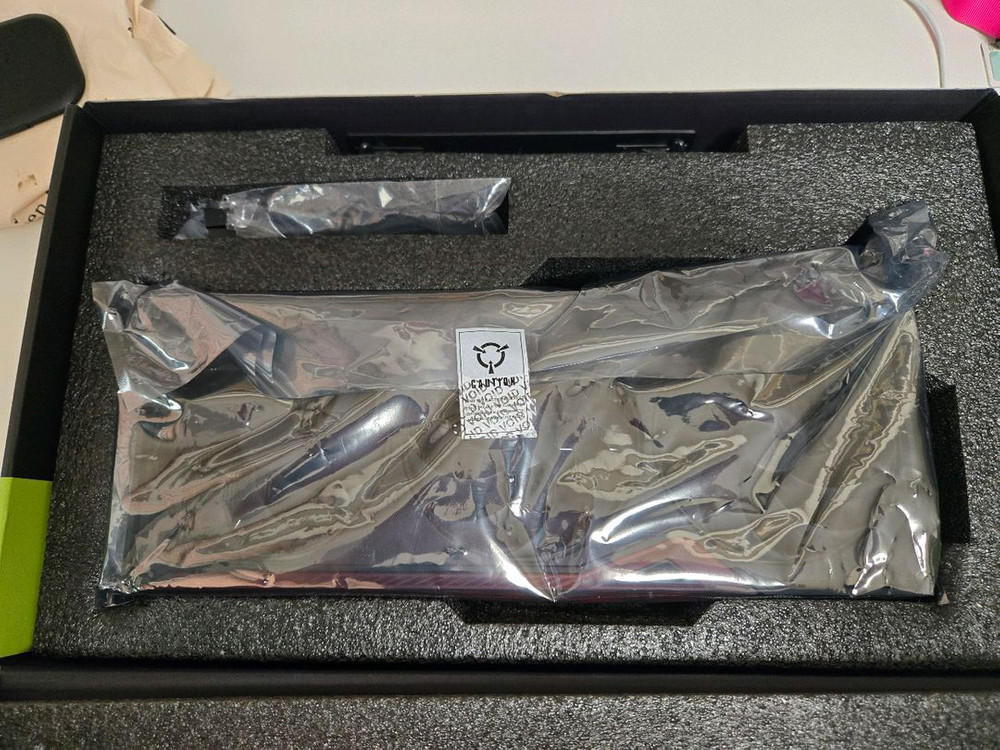 컬러풀 5070ti 토마호크 팝니다.--1