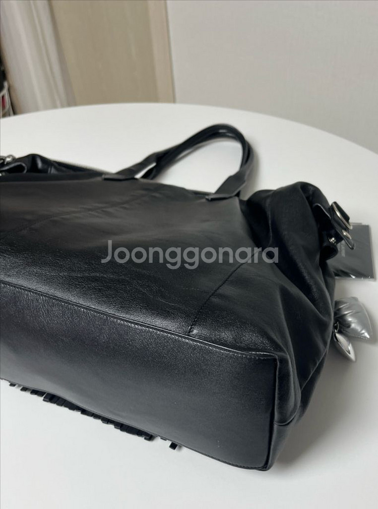 bts 지민 착용 생로랑 가방--8