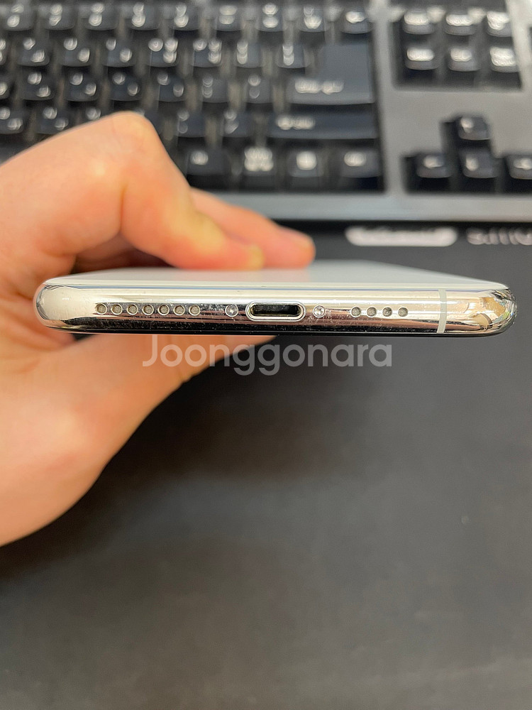 아이폰11프로맥스 실버 256GB 상태좋은 중고32만5천팝니다--4