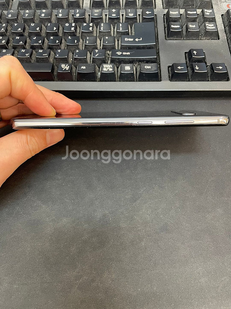 갤럭시S10플러스 128GB 블랙 상태좋은 중고17만4천팝니다.--5