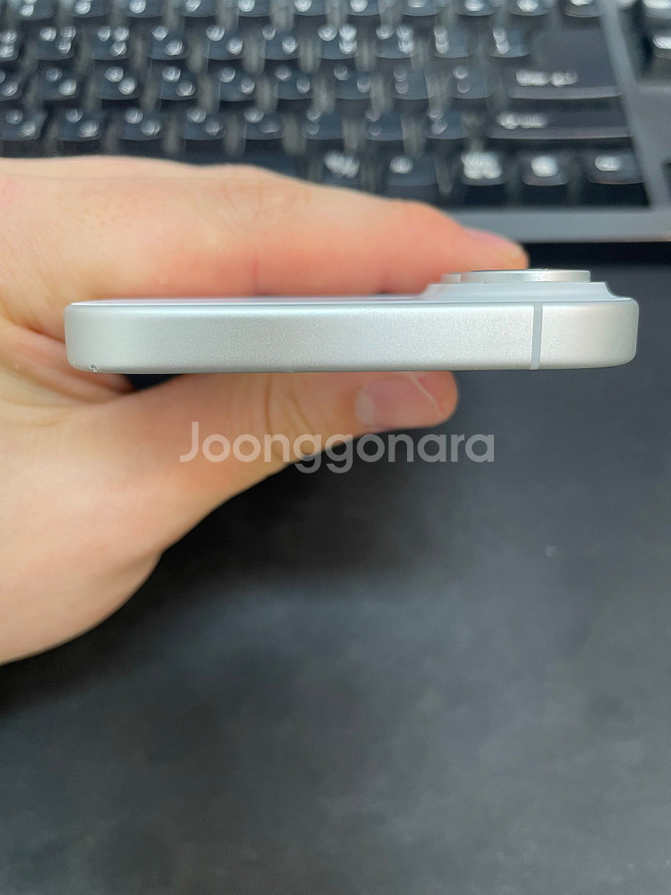 아이폰16 화이트 256GB 배터리91% 상태좋은 중고88만2천팝니다--2