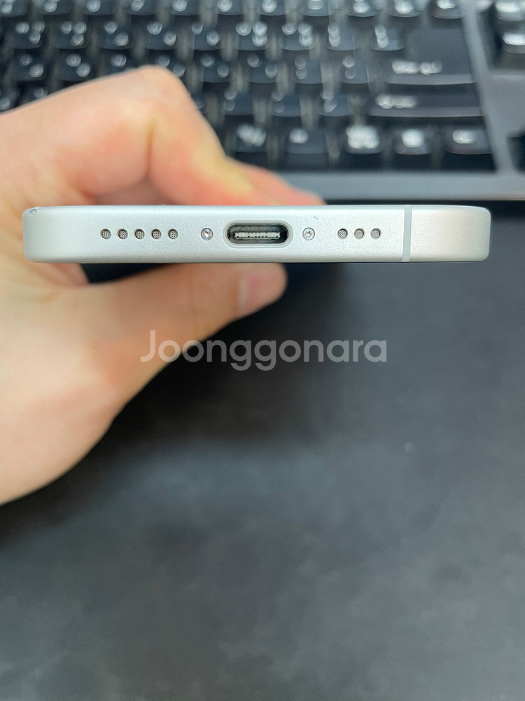 아이폰16 화이트 256GB 배터리91% 상태좋은 중고88만2천팝니다--4