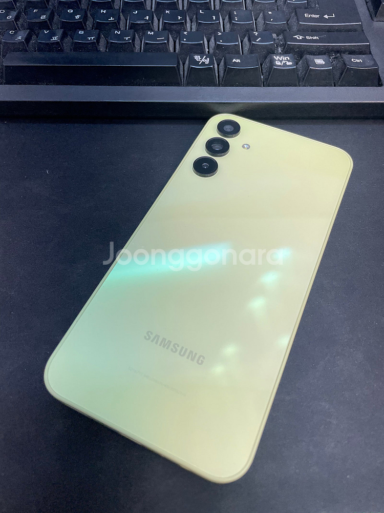 갤럭시A15 옐로우 128GB 무잔상 상태좋은 중고16만3천팝니다.--0