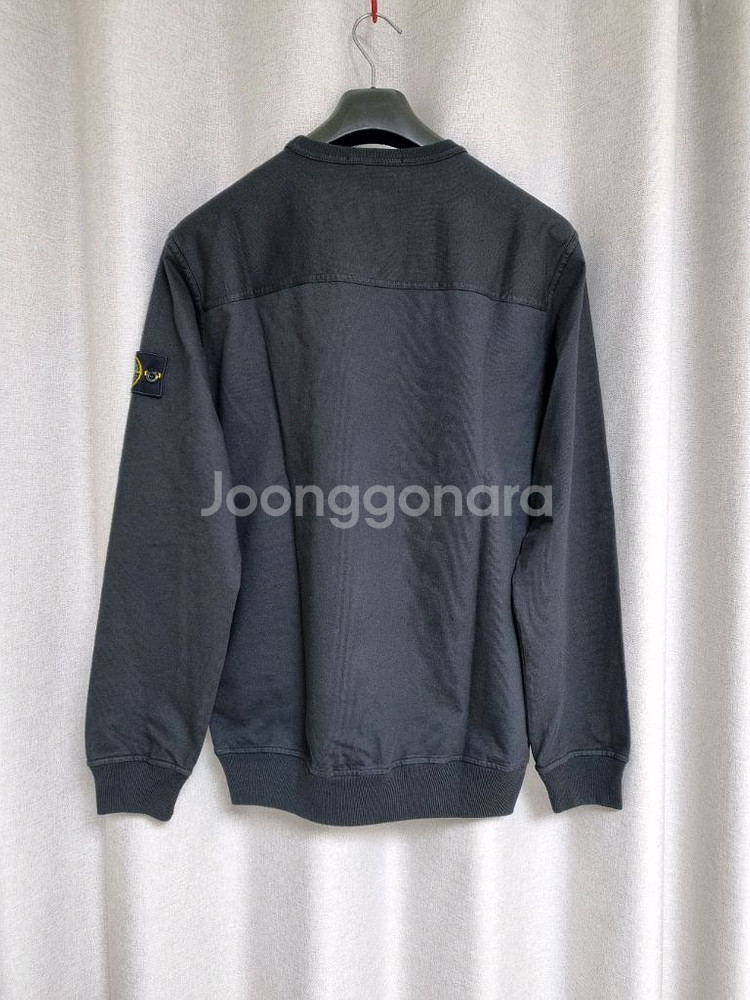 스톤아일랜드 가먼트다잉 투포켓 맨투맨L 블랙--1