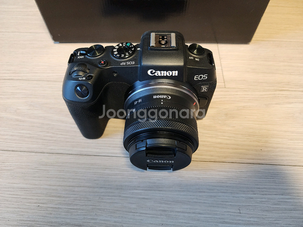 캐논 정품 eos rp 바디와 rf-s 18-45mm f4.5-6.3 is stm 번들렌즈 판매합니다.--0