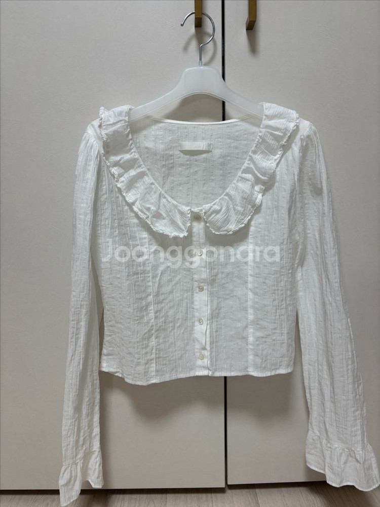 Leeds 샵리즈 더위시 러플 블라우스 아이보리 새상품--1