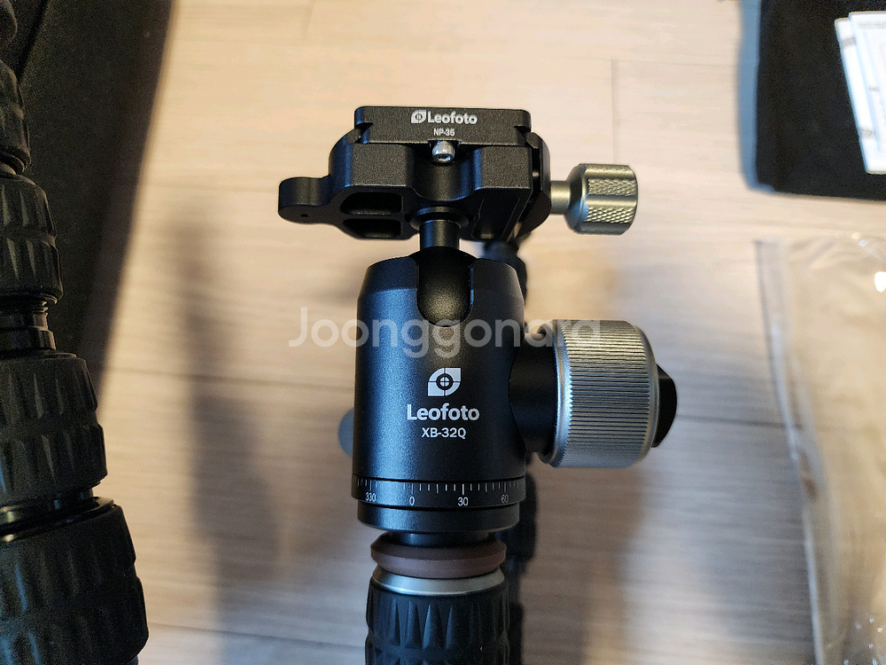 레오포토 어반 LX-225CT + XB-32Q 카본삼각대 팝니다--4