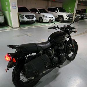 트라이엄프 크루저 오토바이