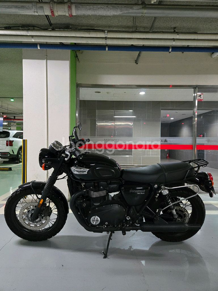 트라이엄프 크루저 오토바이--2