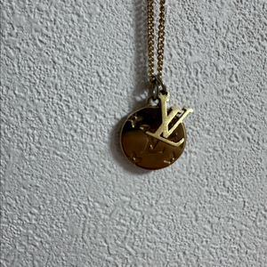 루이비통 LV 로고 펜던트 목걸이