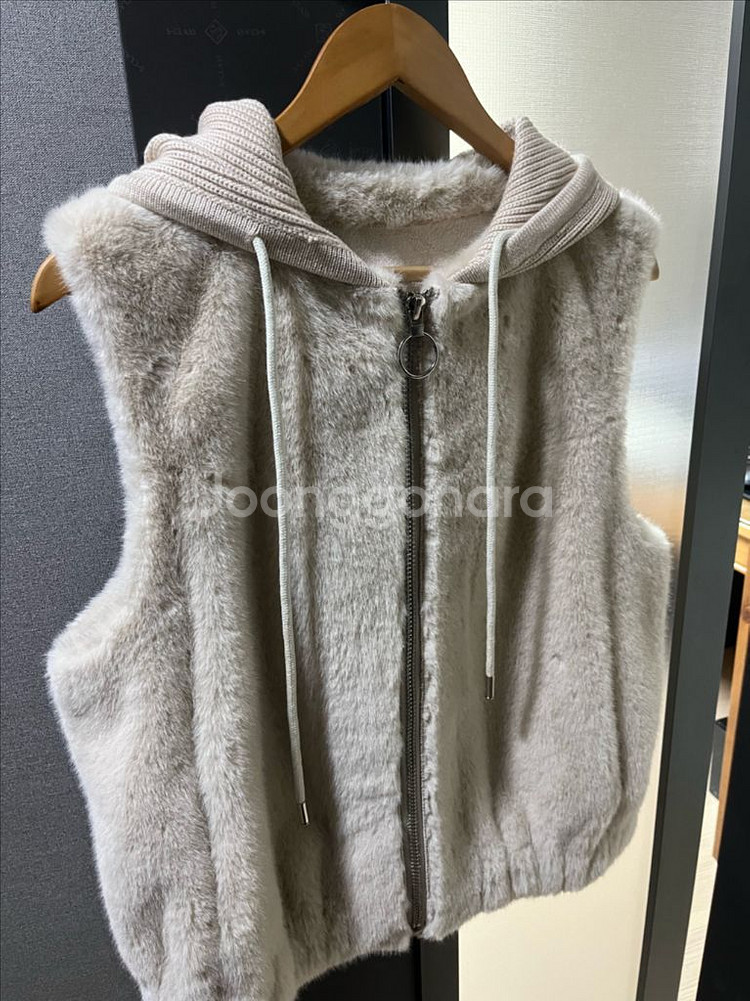 밍크 인조퍼 니트 후드 베스트--2