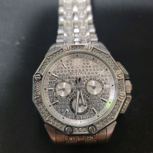 부로바 크리스탈 파베 다이얼 시계