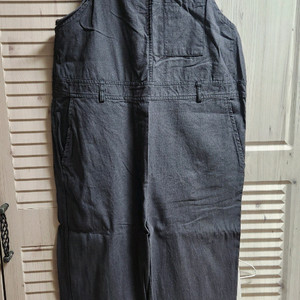 유라고 멜빵바지