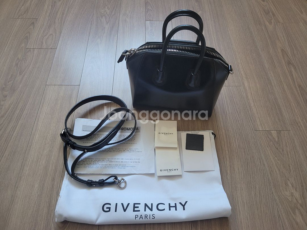 정품 지방시 안티고나 미니 블랙 급처--1