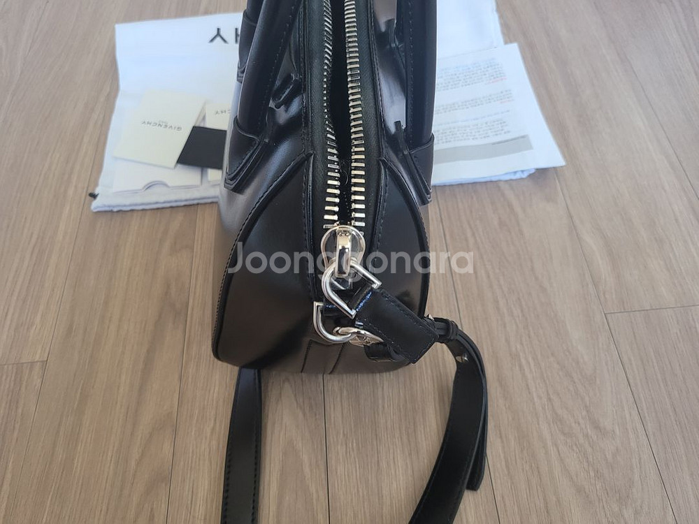 정품 지방시 안티고나 미니 블랙 급처--4